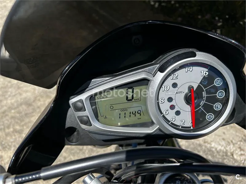 Triumph Street Triple R 6800 € 2009 Madrid - 1
