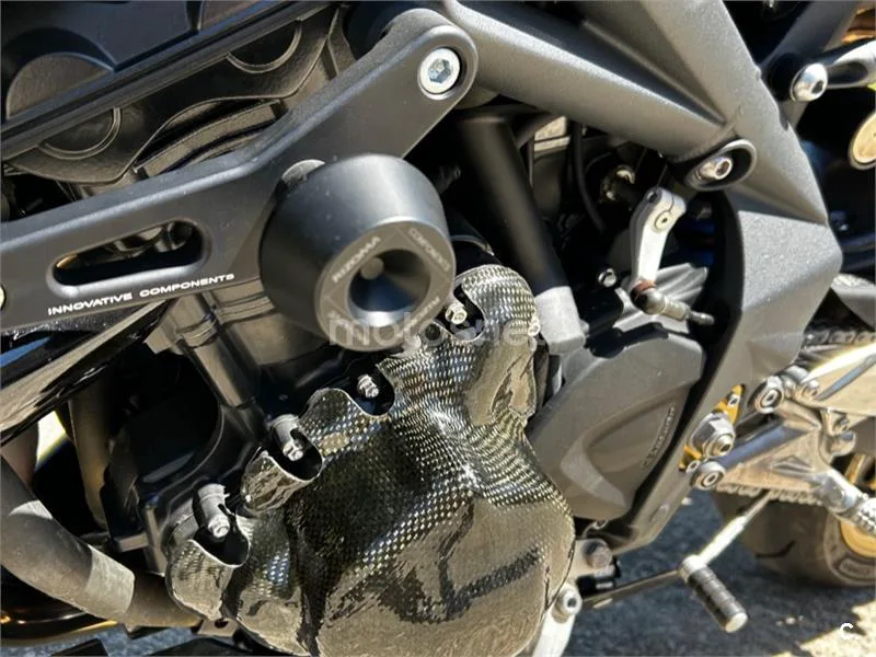 Triumph Street Triple R - Vista 13