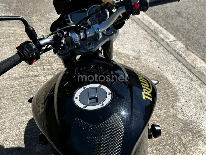 Triumph Street Triple R - Vista 18