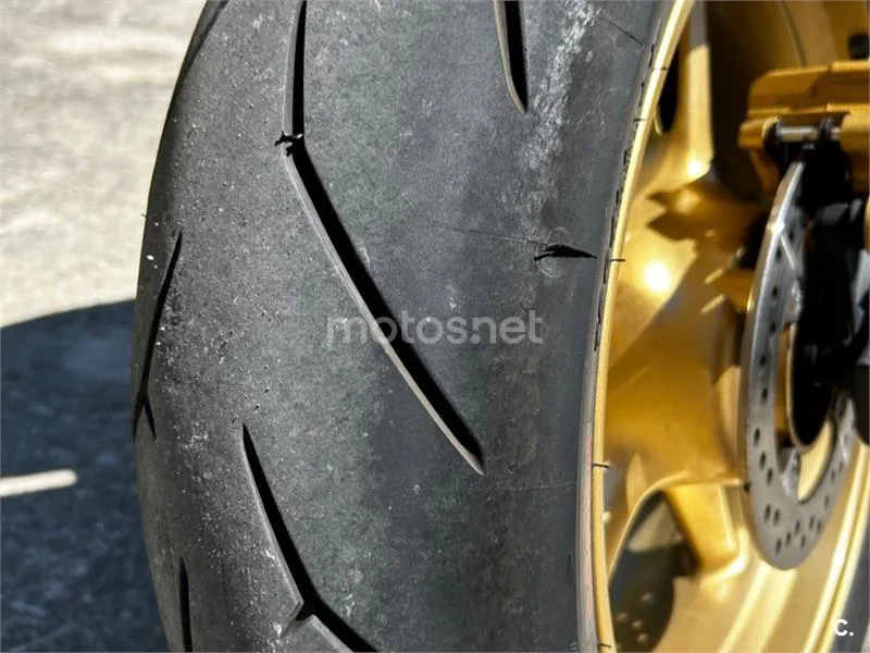 Triumph Street Triple R - Vista 22