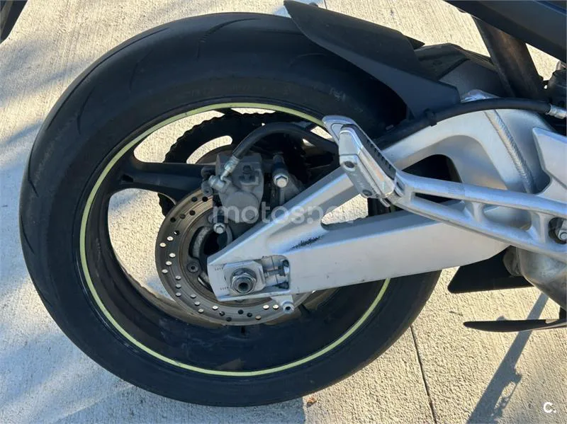 Suzuki GSR600 - Vista 7