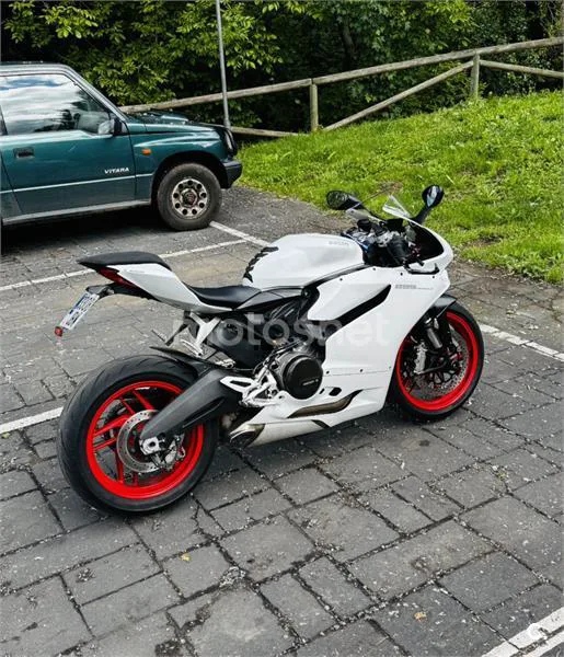 Ducati 899 Panigale - Vista 3