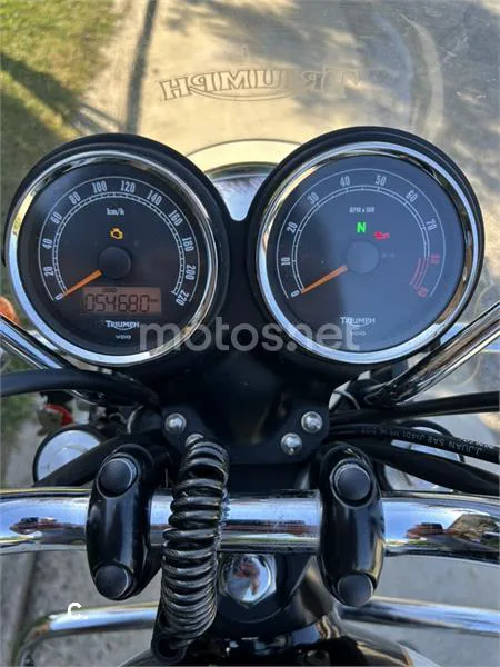 Triumph Bonneville T100 - Vista 11