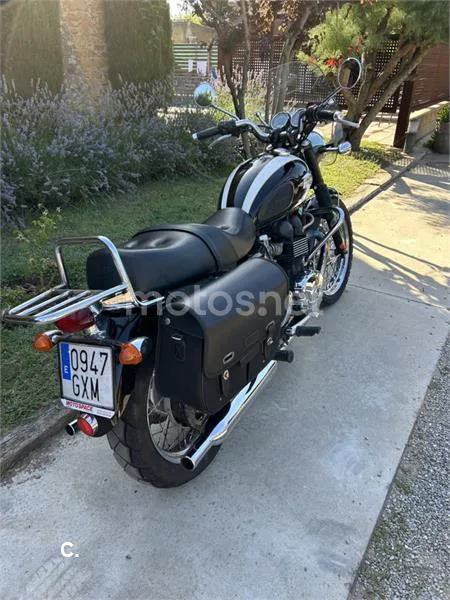 Triumph Bonneville T100 - Vista 5
