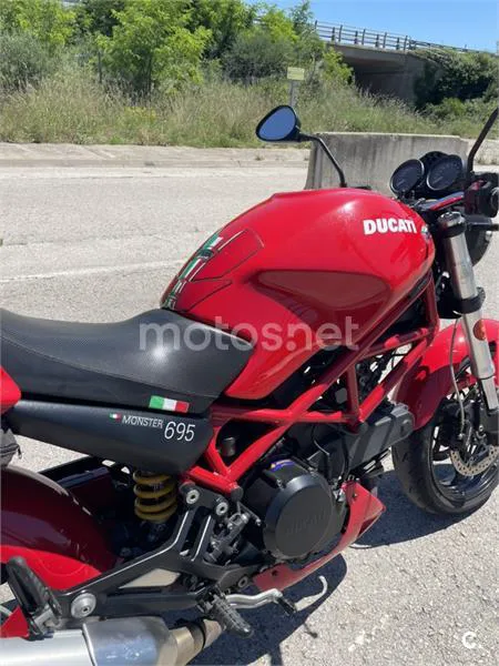 Ducati Monster 695 - Vista 3