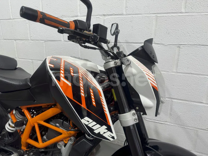 KTM 390 Duke - Vista 13