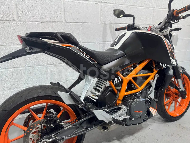 KTM 390 Duke - Vista 17
