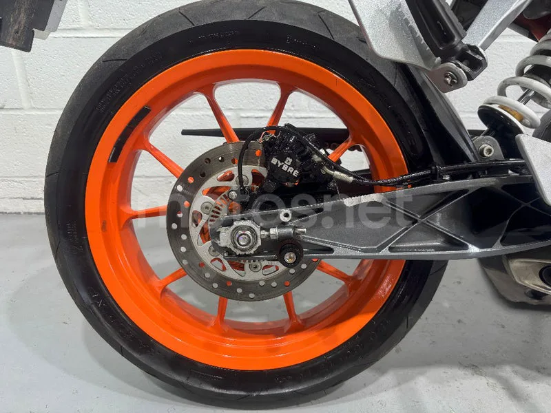 KTM 390 Duke - Vista 18
