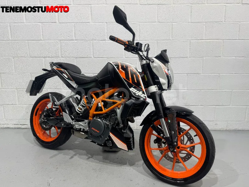 KTM 390 Duke - Vista 3