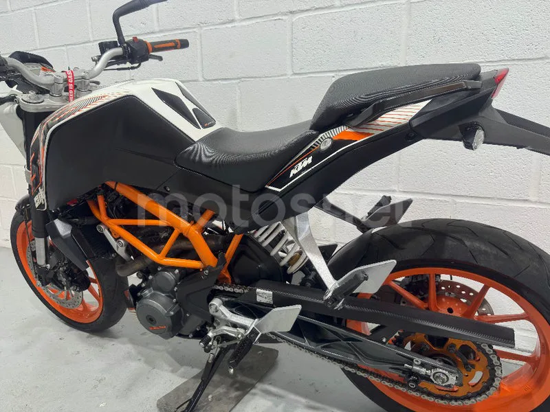 KTM 390 Duke - Vista 25