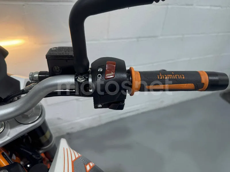 KTM 390 Duke - Vista 28