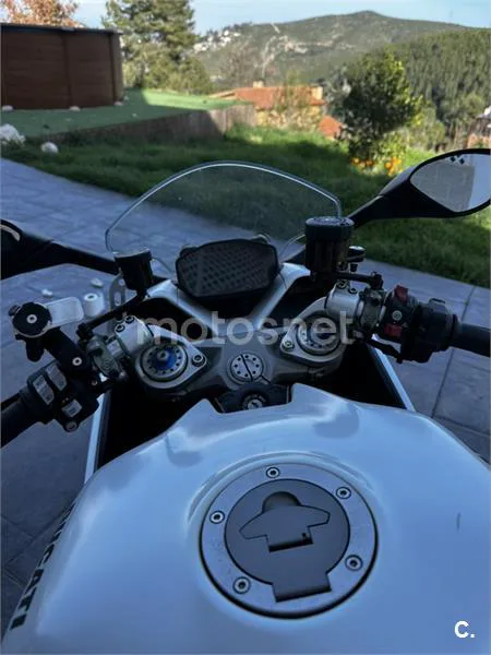 Ducati SuperSport - Vista 4