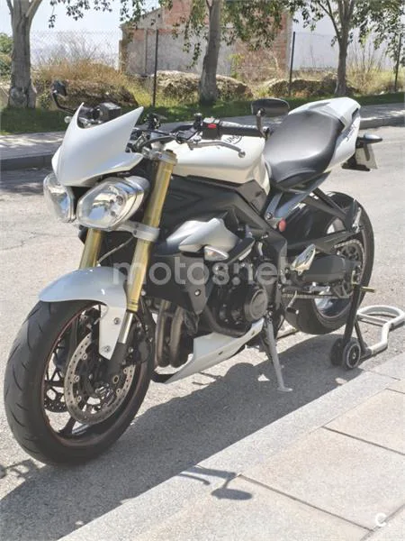 Triumph Street Triple 6000 € 2016 Granada - 2