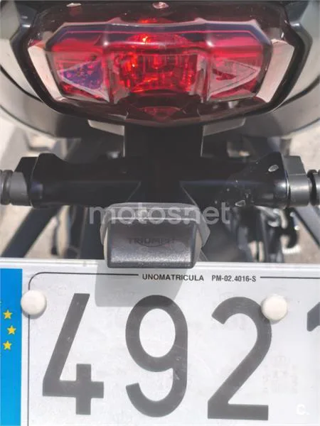 Triumph Street Triple - Vista 12