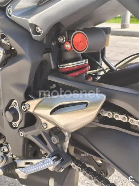 Triumph Street Triple - Vista 6