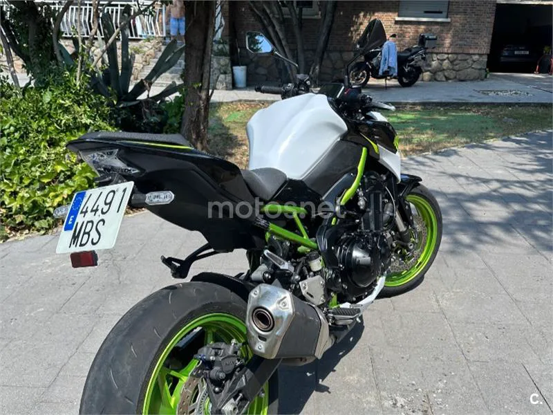 Kawasaki Z900 - Vista 3