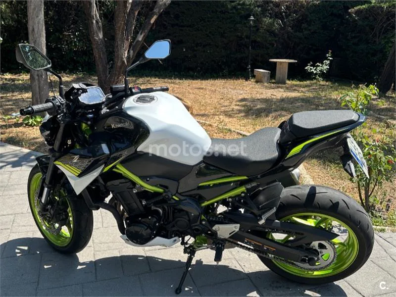 Kawasaki Z900 - Vista 5