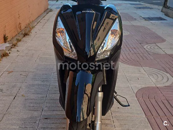 Honda Vision 110 - Vista 3