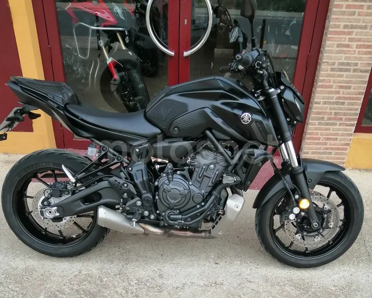Yamaha XSR700 - Vista 18