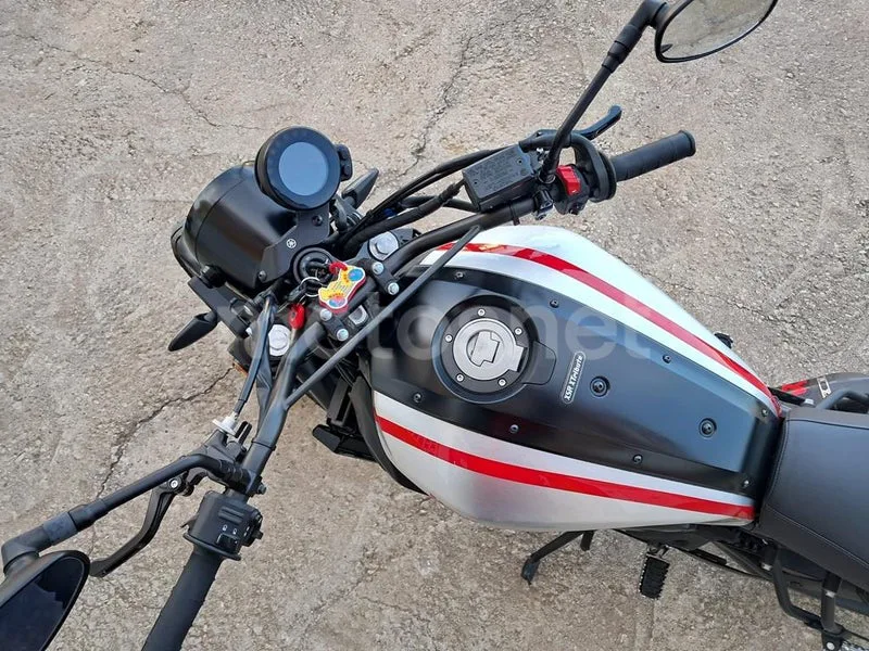 Yamaha XSR700 - Vista 10