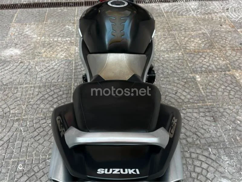 Suzuki GSR600 - Vista 11