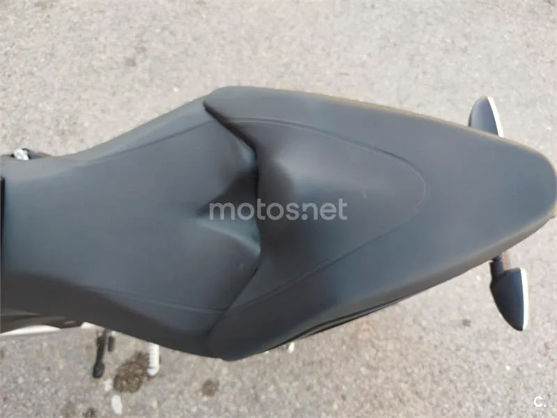 Aprilia Tuono V4 1100 Factory - Vista 9