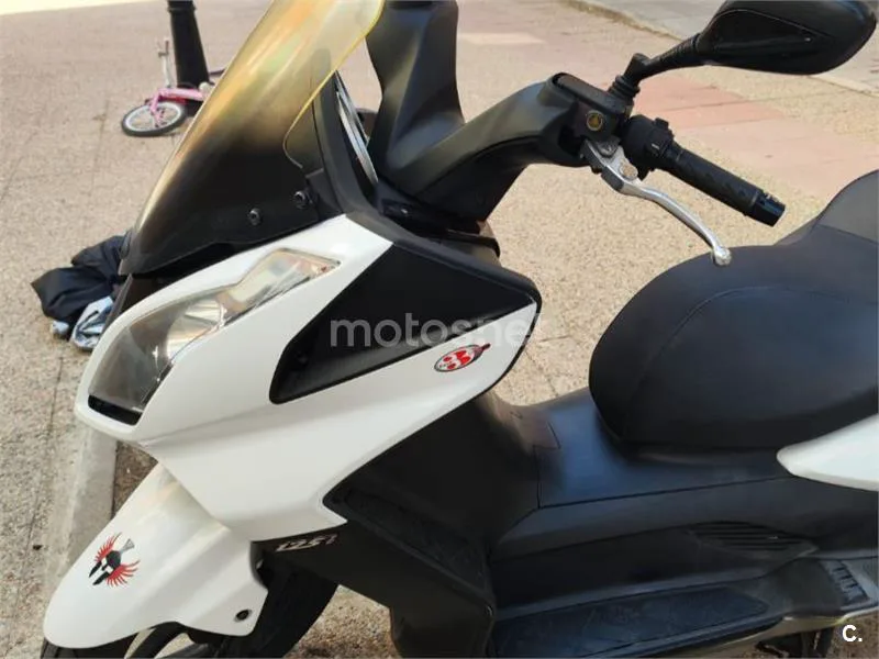 Kymco Super Dink 125 - Vista 6