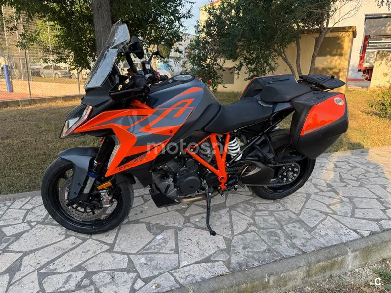 KTM 1290 Super Duke GT - Vista 4
