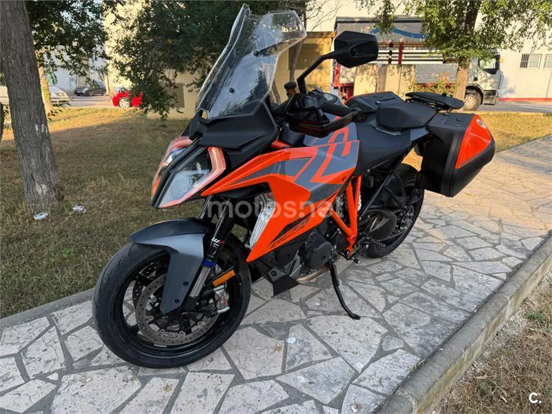 KTM 1290 Super Duke GT - Vista 5
