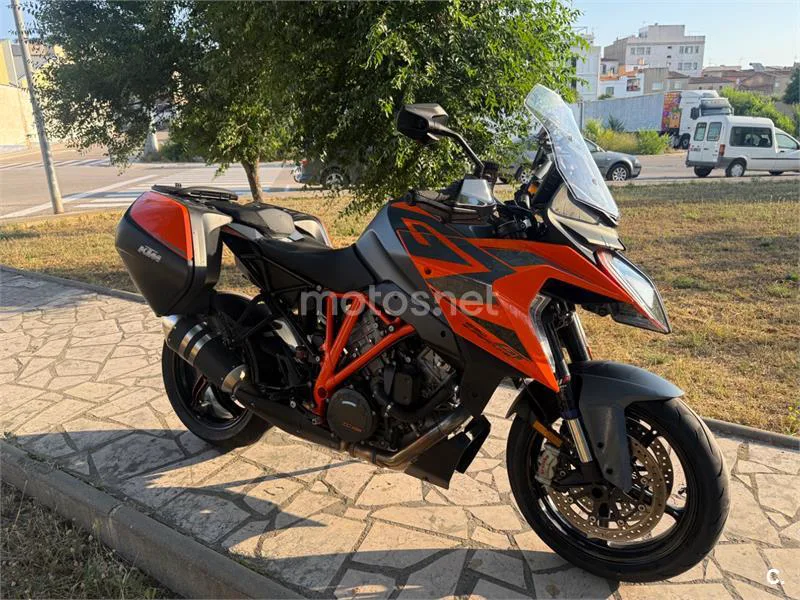 KTM 1290 Super Duke GT - Vista 6