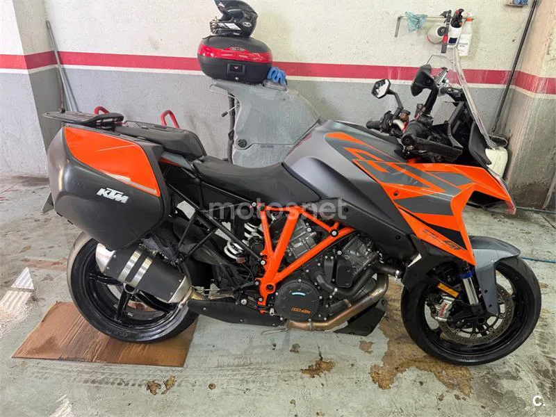 KTM 1290 Super Duke GT - Vista 8