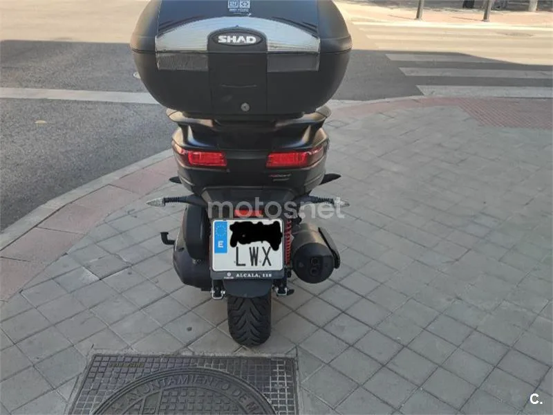 Piaggio MP3 8000 € 2022 Madrid - 1