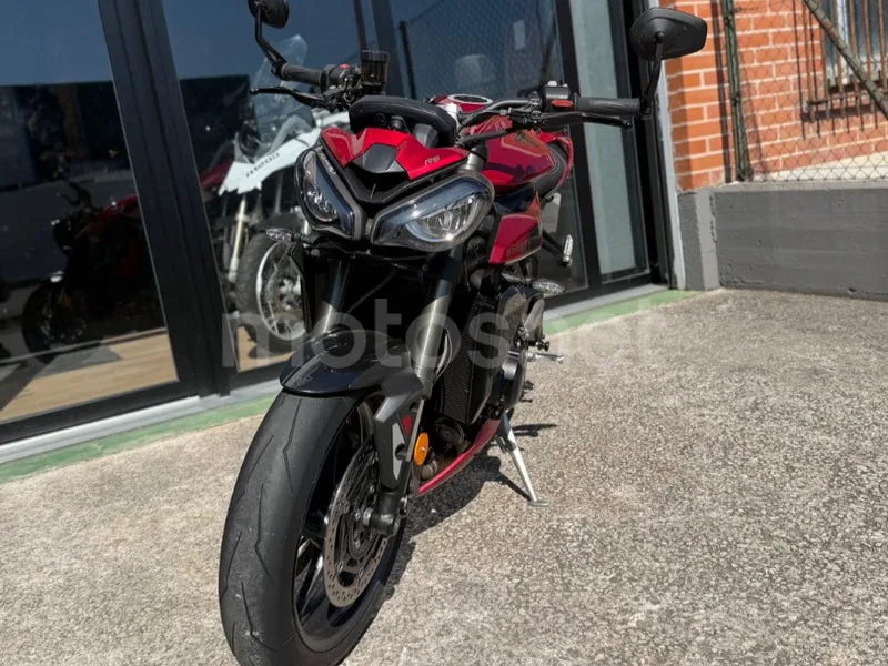 Triumph Street Triple 765 - Vista 9