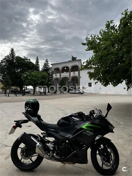 Kawasaki Ninja 500 - Vista 3