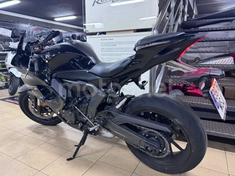 Yamaha YZF-R7 - Vista 7