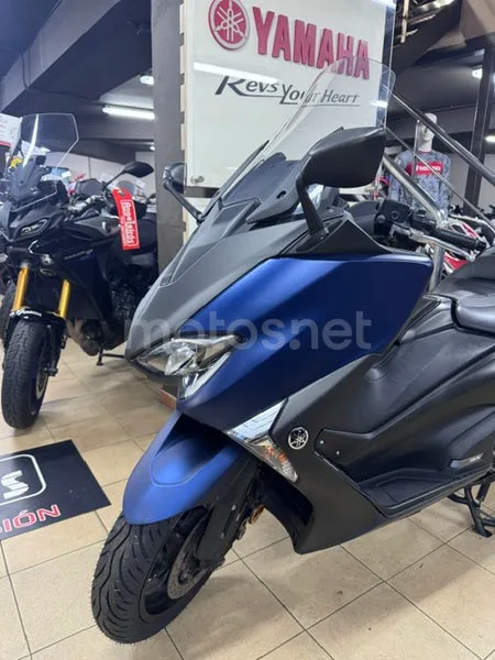 Yamaha TMAX - Vista 6