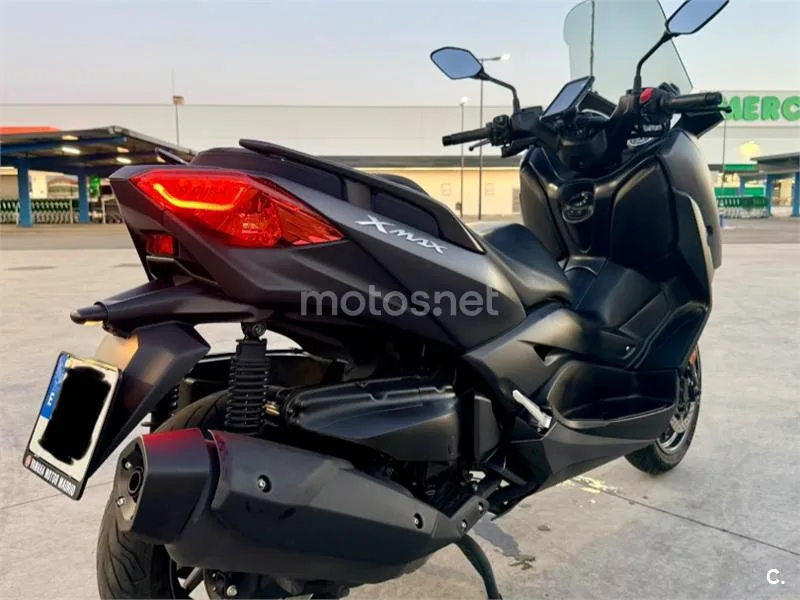 Yamaha XMAX 400 - Vista 11