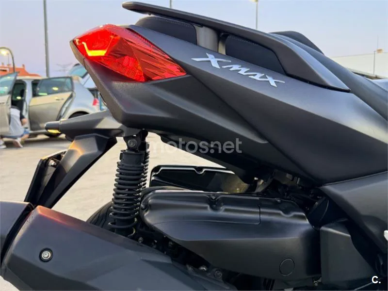 Yamaha XMAX 400 - Vista 8