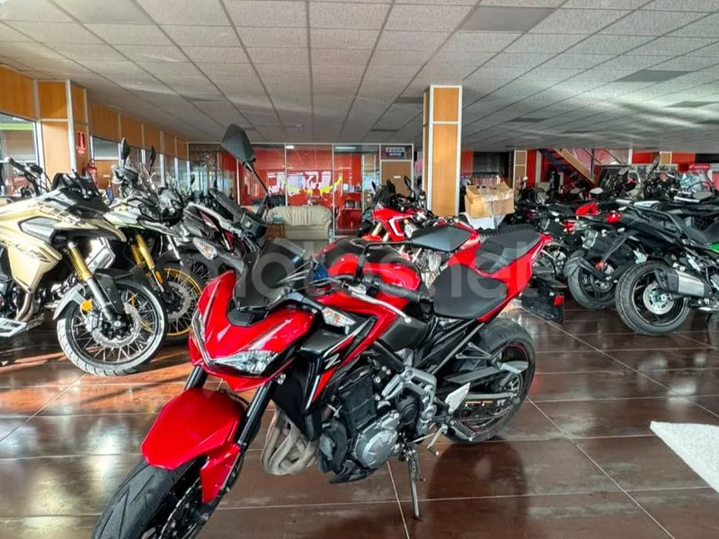 Kawasaki Z900 - Vista 5