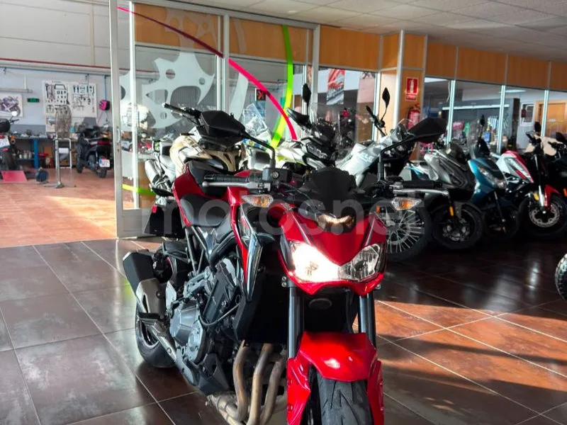 Kawasaki Z900 - Vista 8