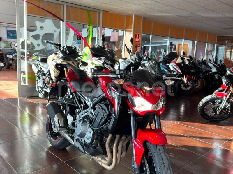 Kawasaki Z900 - Vista 9