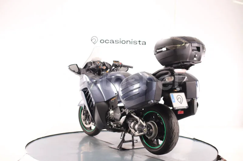 Kawasaki 1400GTR - Vista 4