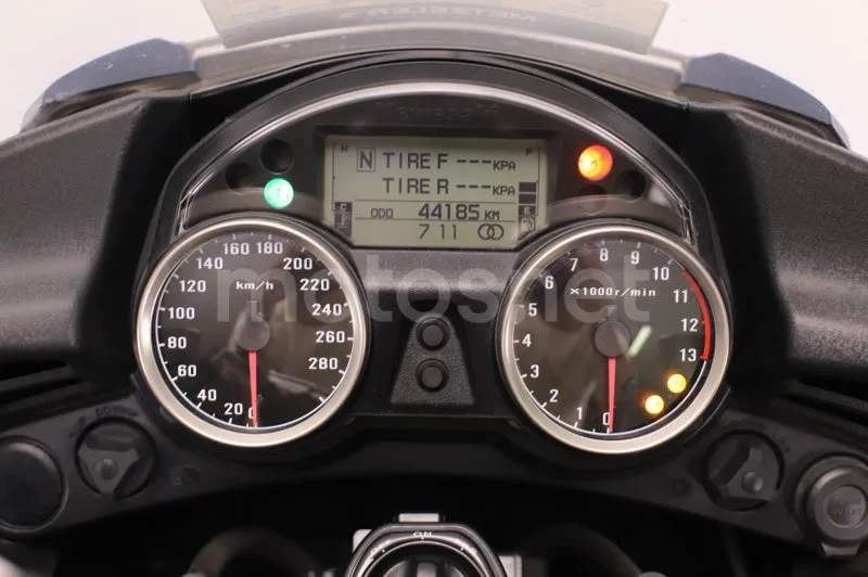Kawasaki 1400GTR - Vista 6