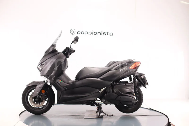 Yamaha XMAX 400 - Vista 5