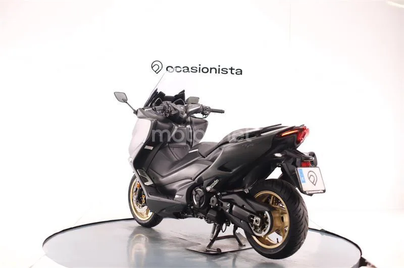 Yamaha TMAX 560 - Vista 3