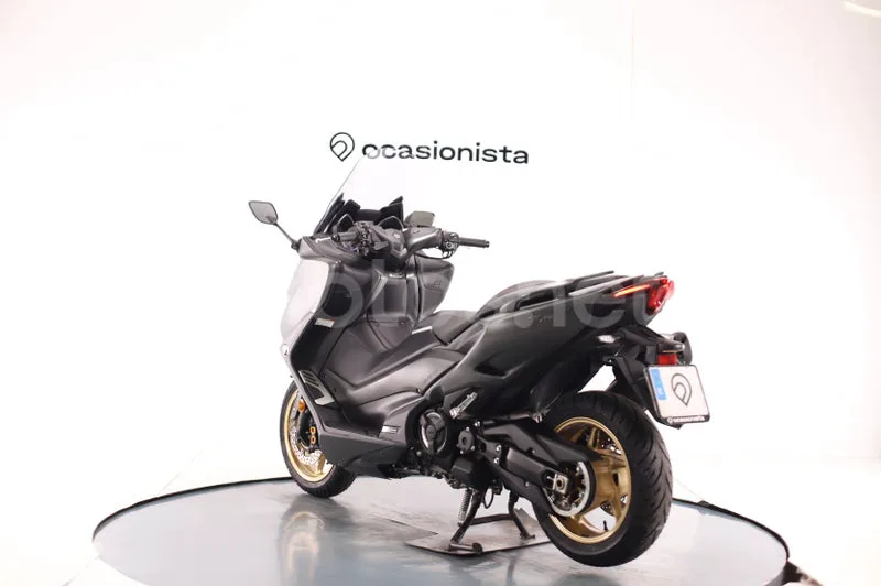 Yamaha TMAX 560 - Vista 4