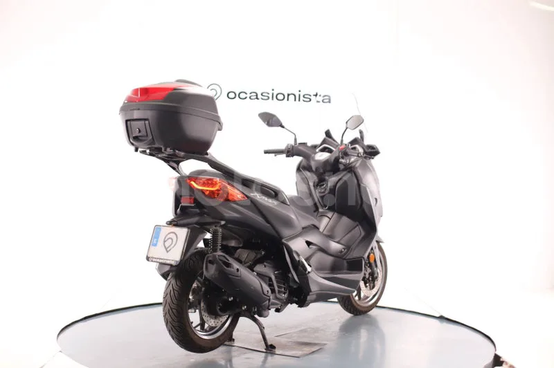 Yamaha XMAX 125 - Vista 3
