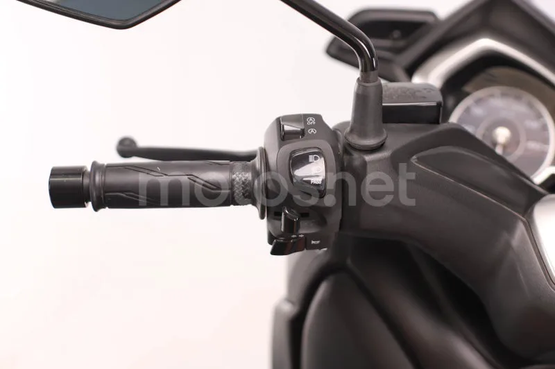 Yamaha XMAX 125 - Vista 8