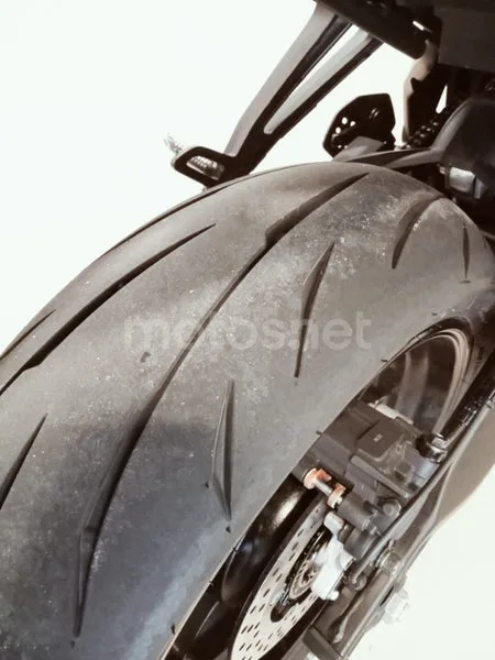 Yamaha MT-07 - Vista 15