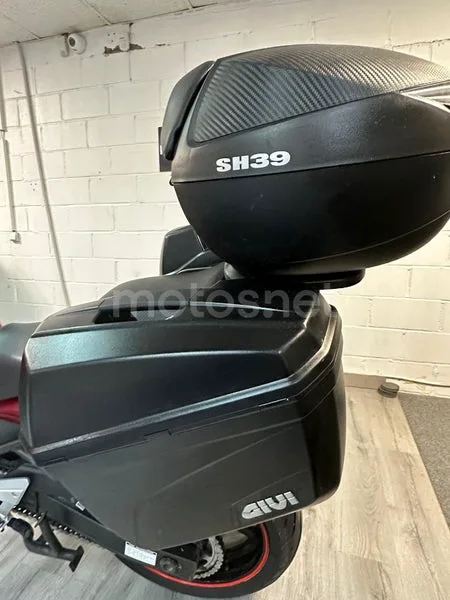 Yamaha FZ1 Fazer - Vista 4